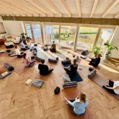 Friedrichshof Yogasession